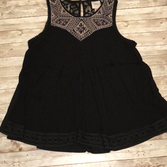 Knox Rose embroidered sleeveless swing top w/lace & keyhole back -size M - Picture 3 of 15